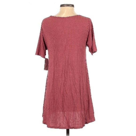 Lularoe Short Sleeve T-Shirt l SIZE XS - Picture 2 of 6